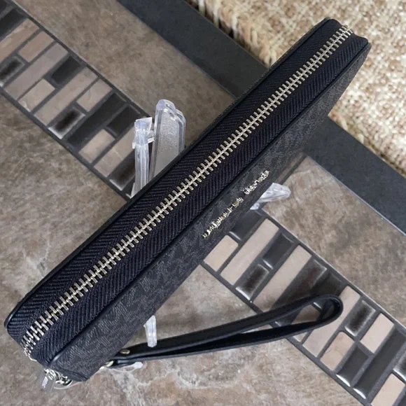 Michael Kors Jet Set Travel Large Travel CONTINENTAL Wristlet-Wallet - Picture 12 of 16